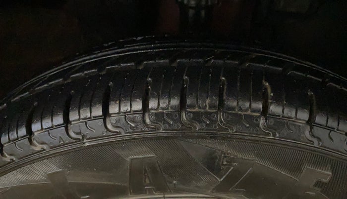 2017 Renault Kwid RXT 0.8, Petrol, Manual, 33,267 km, Right Front Tyre Tread