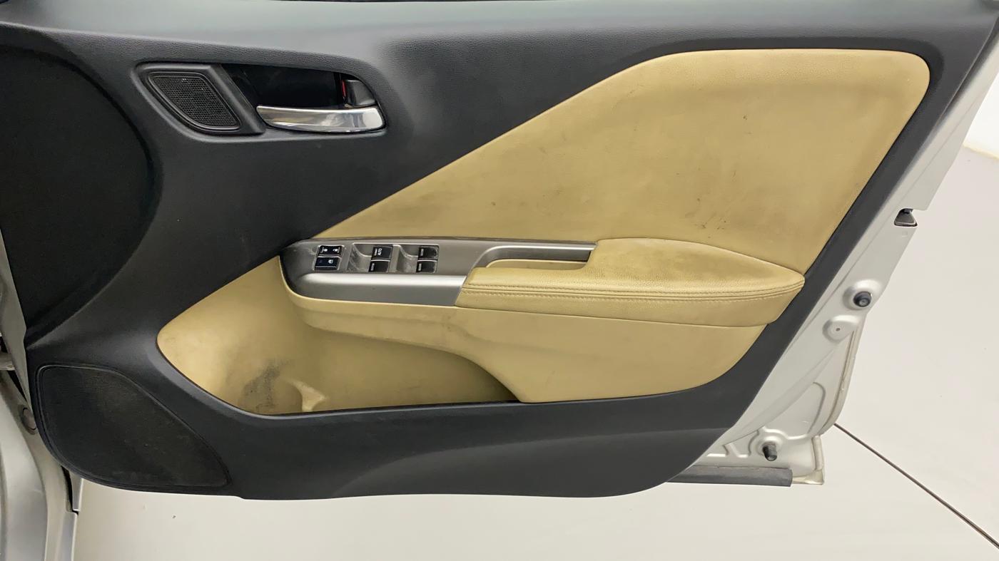 2015 Honda City 1.5L I-VTEC VX CVT, CNG, Automatic, 76,854 km, Driver Side Door Panels Control