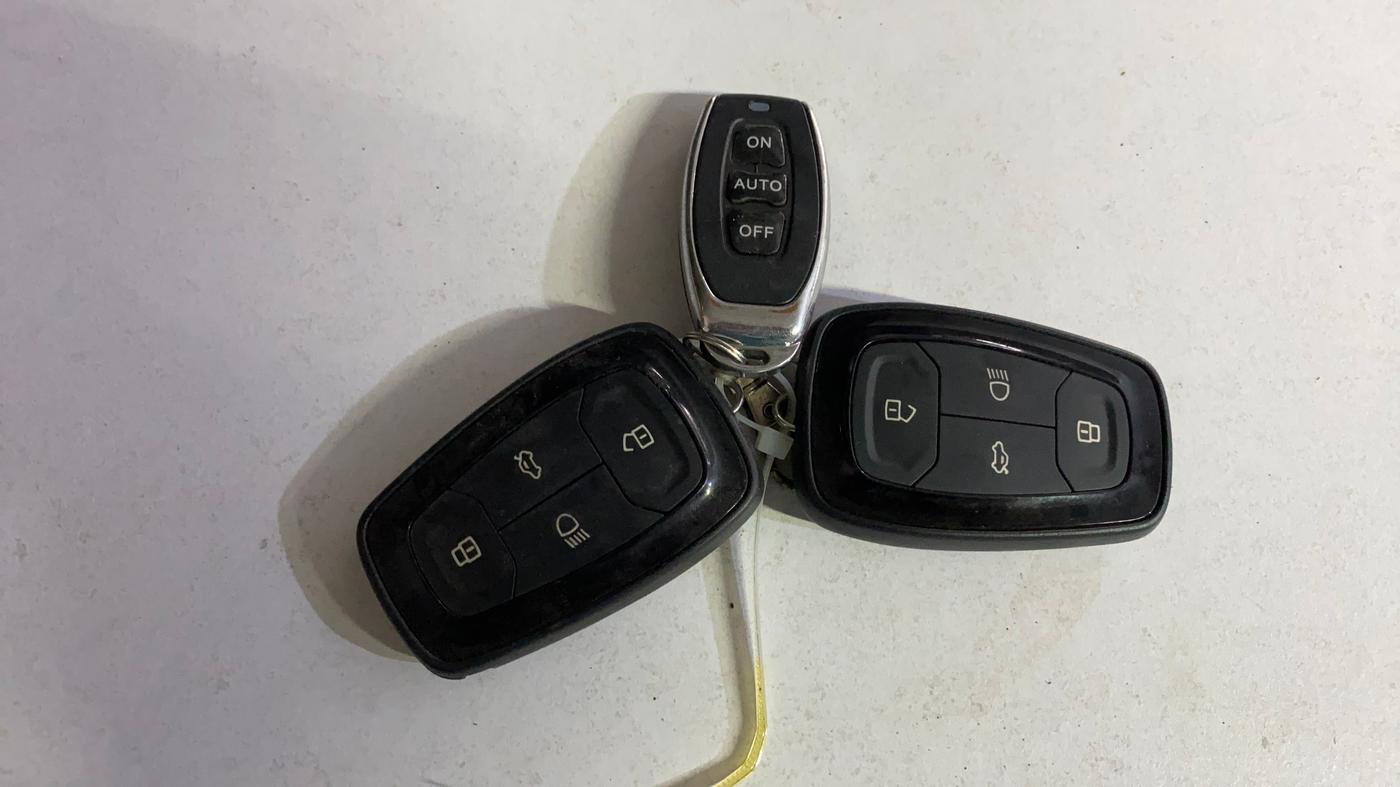 2023 Tata NEXON XZ PLUS PETROL DARK EDITION, Petrol, Manual, 36,979 km, Key Close Up
