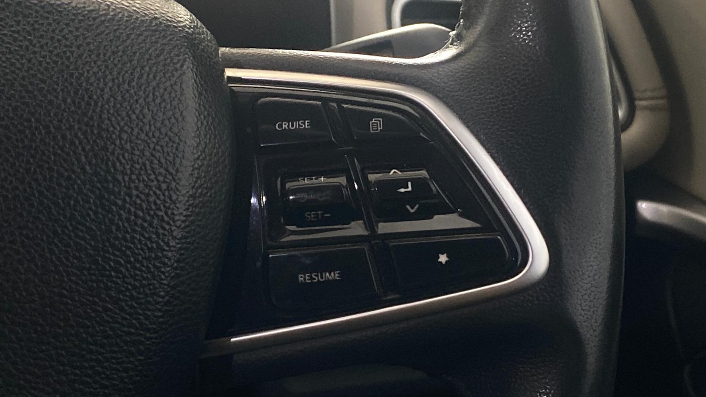 2023 Mahindra XUV700 AX 7 LUXURY D AT 7 STR, Diesel, Automatic, 1,40,211 km, Adaptive Cruise Control