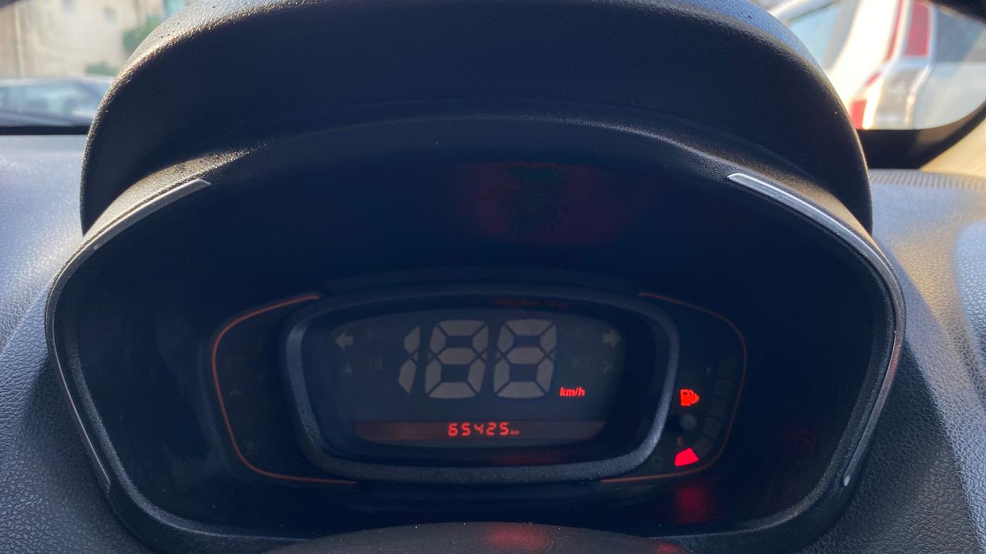 2018 Renault Kwid CLIMBER 1.0, Petrol, Manual, 65,418 km, Odometer Image