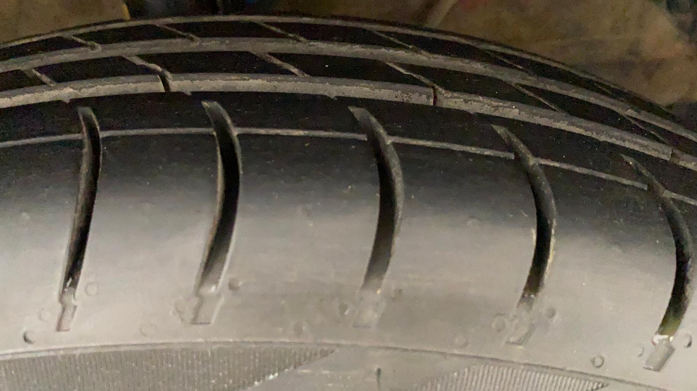 2018 Maruti Swift LXI, Petrol, Manual, 53,580 km, Right Front Tyre Tread
