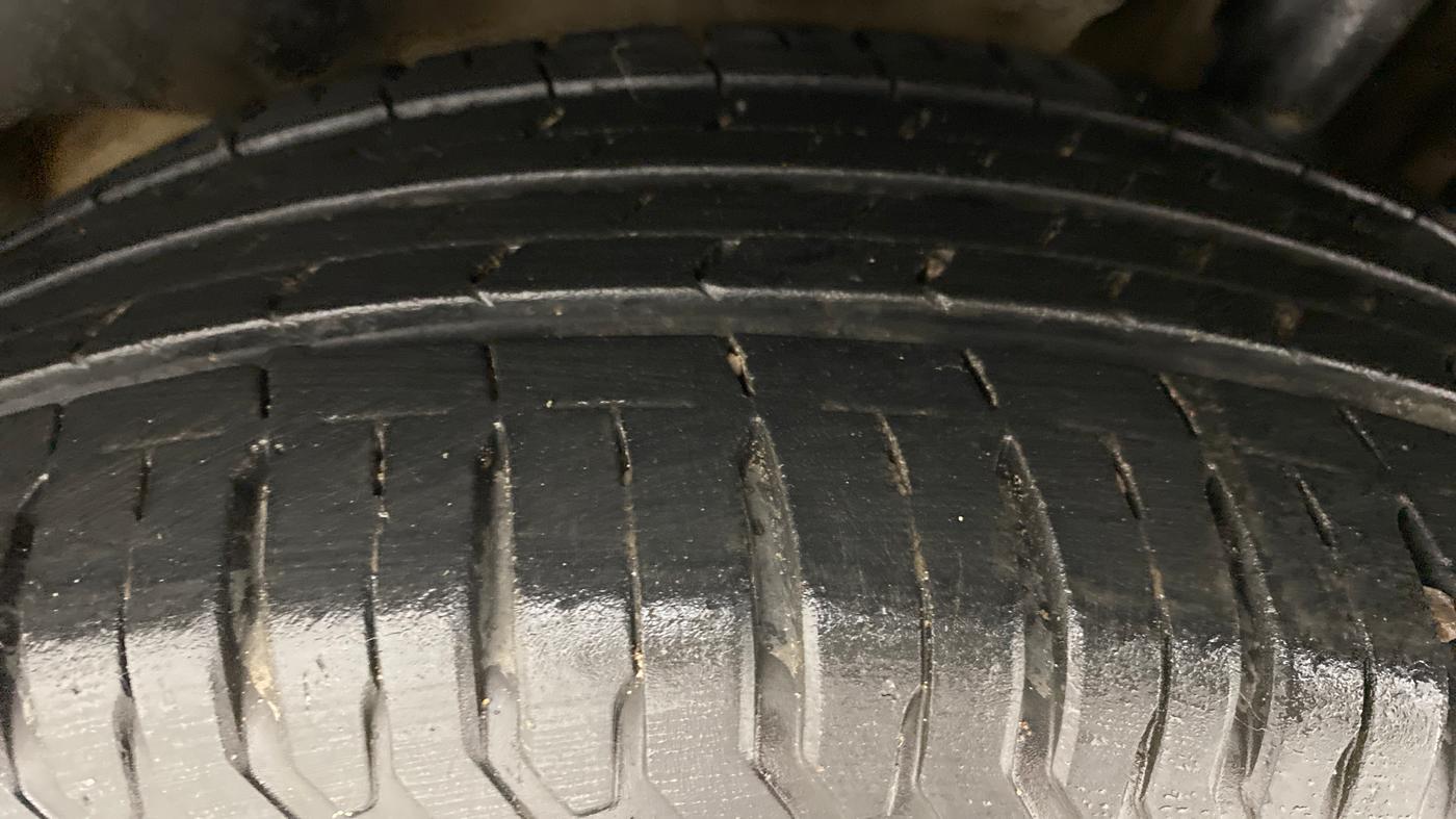 2017 Maruti Dzire ZXI Plus AMT, Petrol, Automatic, 24,123 km, Left Rear Tyre Tread