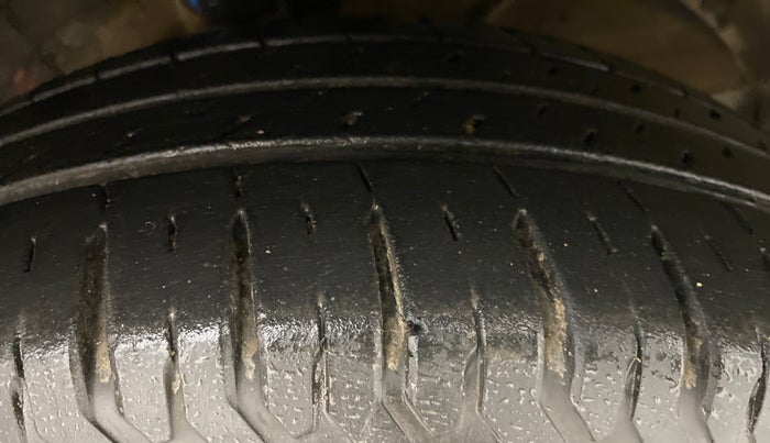2017 Maruti Dzire ZXI Plus AMT, Petrol, Automatic, 24,123 km, Right Front Tyre Tread