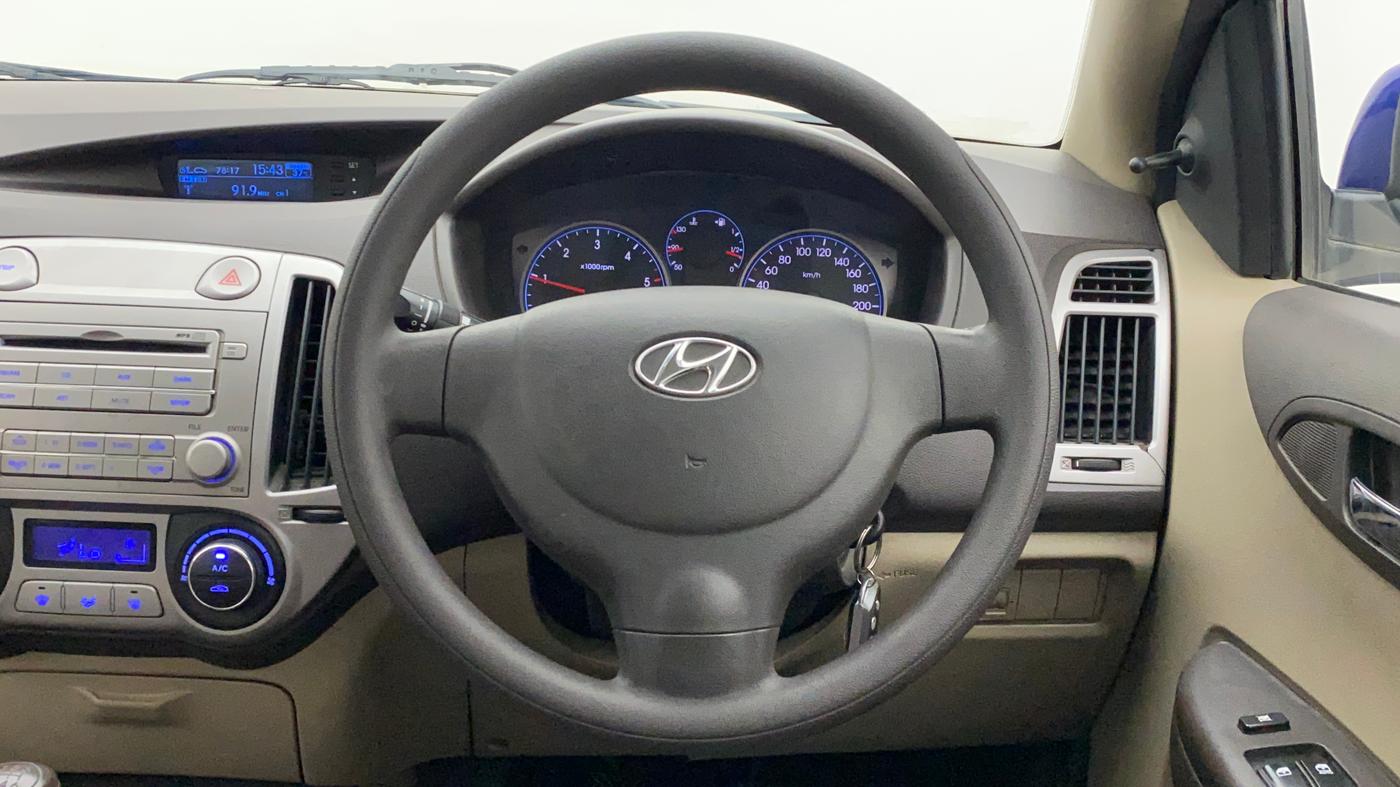 2011 Hyundai i20 MAGNA 1.4 CRDI, Diesel, Manual, 1,36,569 km, Steering Wheel Close Up