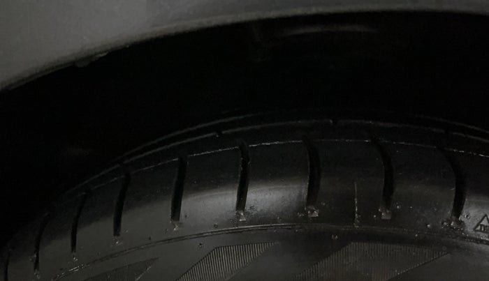 2014 Hyundai Grand i10 ASTA 1.2 KAPPA VTVT, Petrol, Manual, 62,932 km, Right Front Tyre Tread