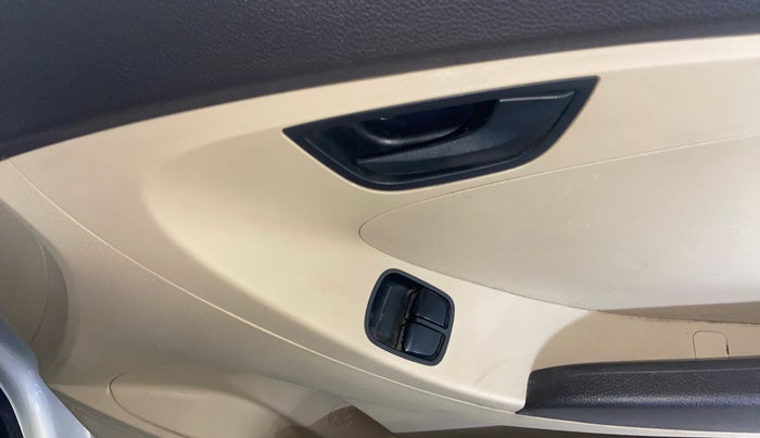 2017 Hyundai Eon ERA +, Petrol, Manual, 11,320 km, Driver Side Door Panels Control