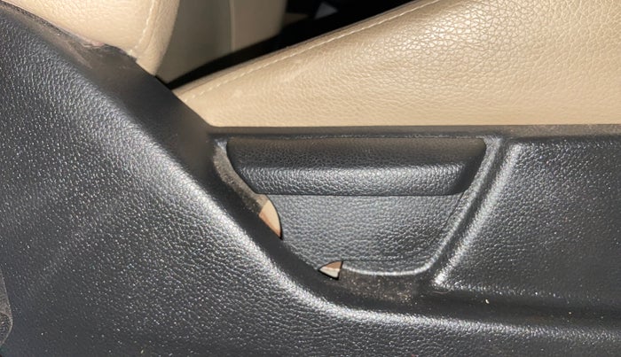 2017 Hyundai Eon ERA +, Petrol, Manual, 11,320 km, Driver Side Adjustment Panel