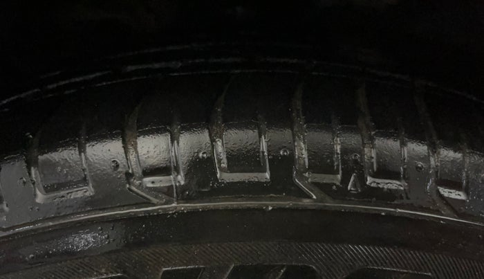 2016 Hyundai Creta SX PLUS AT 1.6 PETROL, Petrol, Automatic, 69,335 km, Left Front Tyre Tread