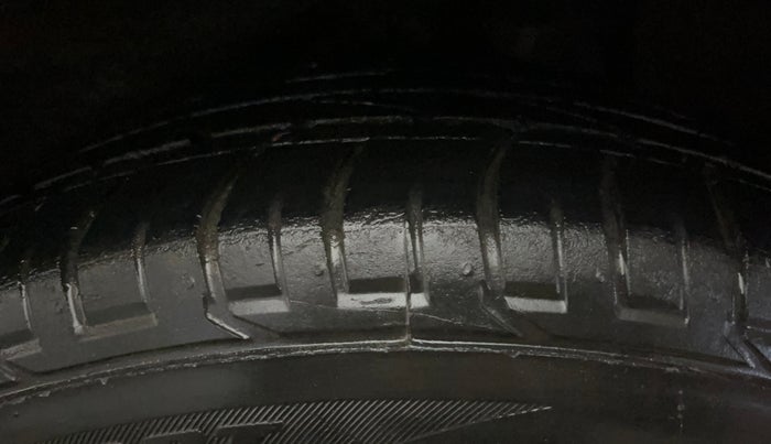 2016 Hyundai Creta SX PLUS AT 1.6 PETROL, Petrol, Automatic, 69,335 km, Left Rear Tyre Tread