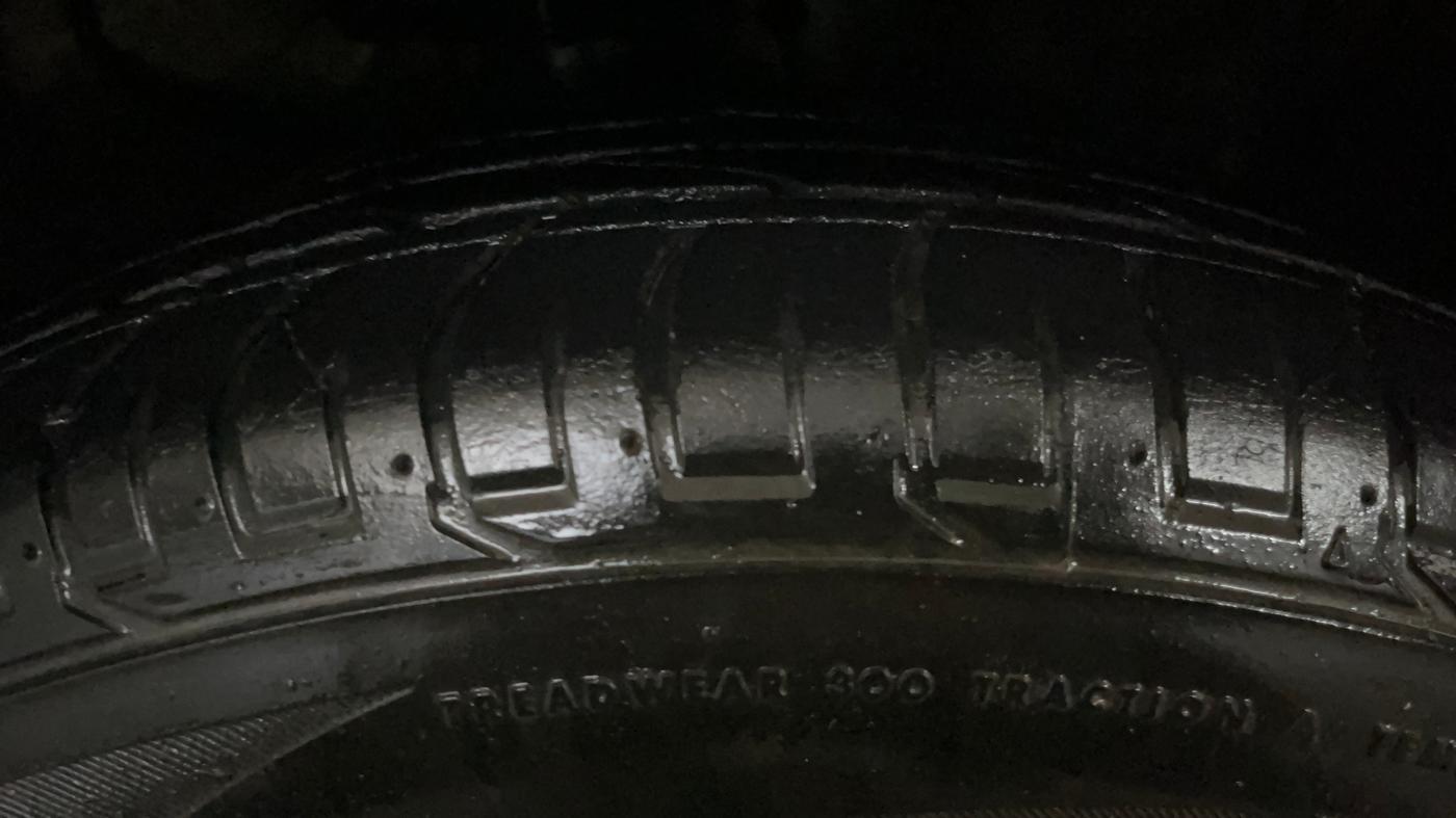 2016 Hyundai Creta SX PLUS AT 1.6 PETROL, Petrol, Automatic, 69,401 km, Right Front Tyre Tread