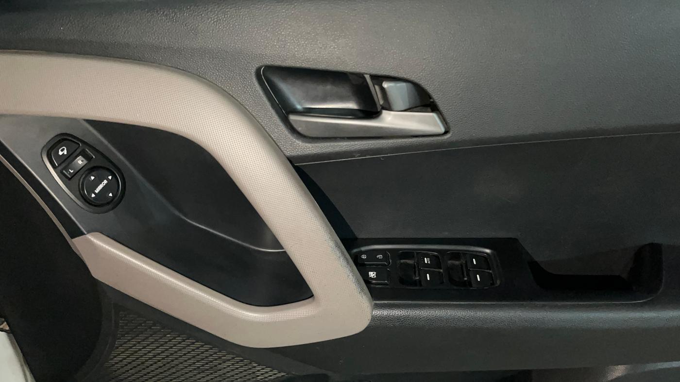 2016 Hyundai Creta SX PLUS AT 1.6 PETROL, Petrol, Automatic, 69,401 km, Driver Side Door Panels Control