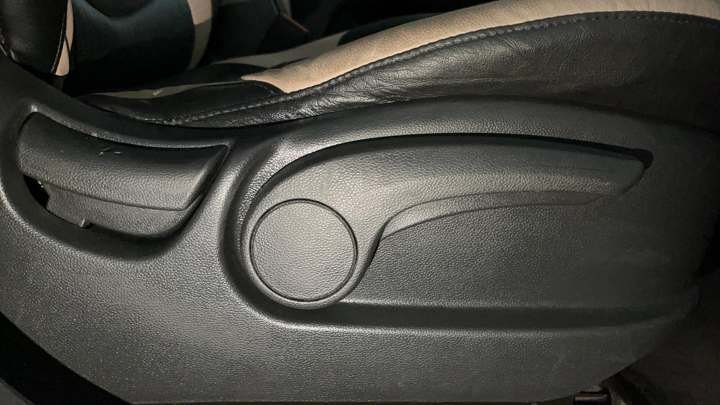 2016 Hyundai Creta SX PLUS AT 1.6 PETROL, Petrol, Automatic, 69,401 km, Driver Side Adjustment Panel