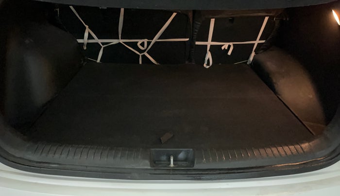 2016 Hyundai Creta SX PLUS AT 1.6 PETROL, Petrol, Automatic, 69,335 km, Boot Inside