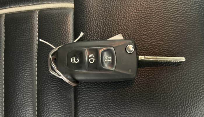 2020 Tata ALTROZ XE PETROL, Petrol, Manual, 81,560 km, Key Close Up