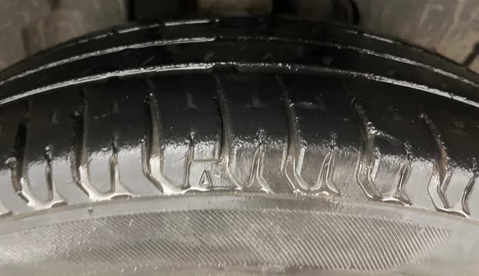 2020 Tata ALTROZ XE PETROL, Petrol, Manual, 81,560 km, Right Front Tyre Tread
