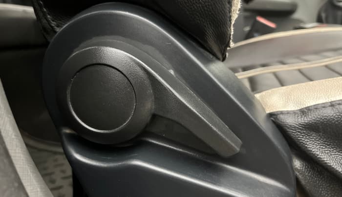 2020 Tata ALTROZ XE PETROL, Petrol, Manual, 81,560 km, Driver Side Adjustment Panel