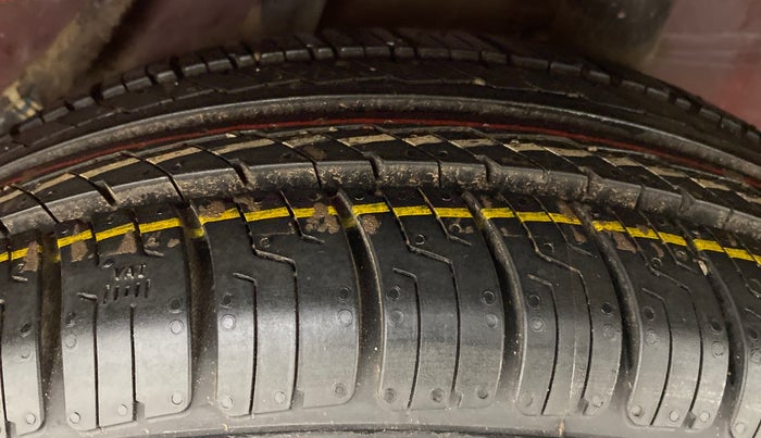 2015 Honda Brio S MT, Petrol, Manual, 73,634 km, Left Rear Tyre Tread