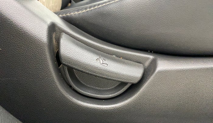 2018 Hyundai Grand i10 SPORTZ 1.2 KAPPA VTVT, Petrol, Manual, 30,341 km, Driver Side Adjustment Panel
