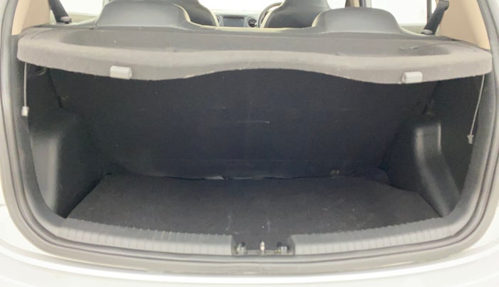 2018 Hyundai Grand i10 SPORTZ 1.2 KAPPA VTVT, Petrol, Manual, 30,341 km, Boot Inside