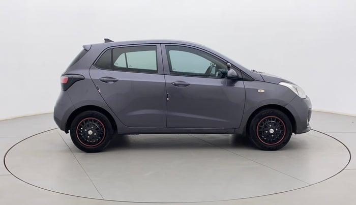 2017 Hyundai Grand i10 MAGNA 1.2 KAPPA VTVT, Petrol, Manual, 50,167 km, Right Side View