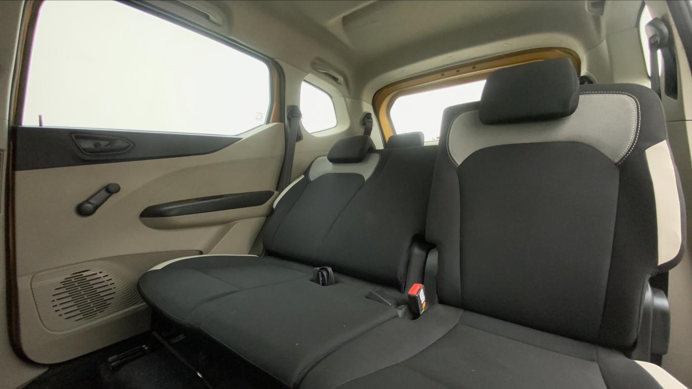 2021 Renault TRIBER 1.0 RXL PETROL, Petrol, Manual, 10,571 km, Reclining Back Row Seats