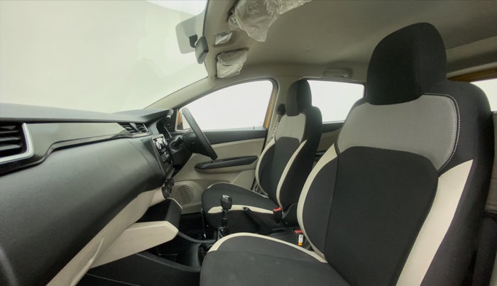 2021 Renault TRIBER 1.0 RXL PETROL, Petrol, Manual, 10,571 km, Right Side Front Door Cabin