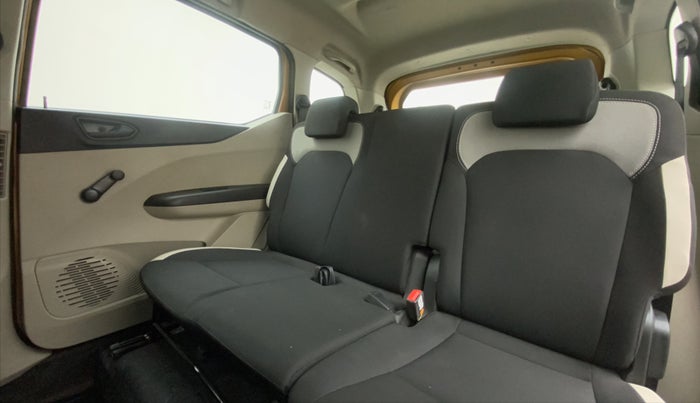 2021 Renault TRIBER 1.0 RXL PETROL, Petrol, Manual, 10,571 km, Right Side Rear Door Cabin