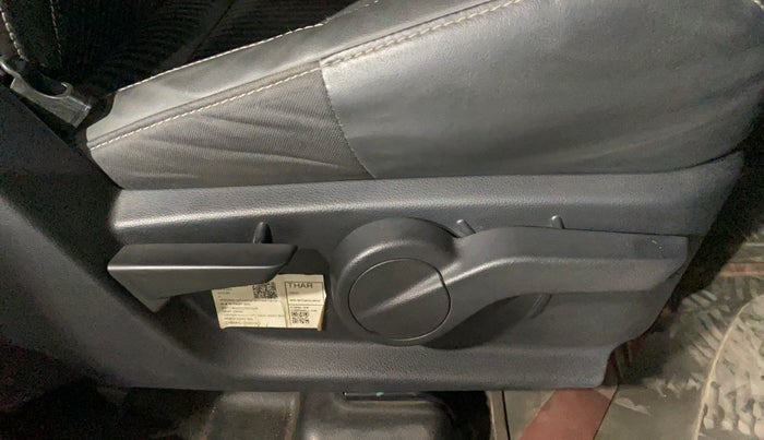 2020 Mahindra Thar LX D 4WD MT CONVERTIBLE, Diesel, Manual, 27,012 km, Driver Side Adjustment Panel