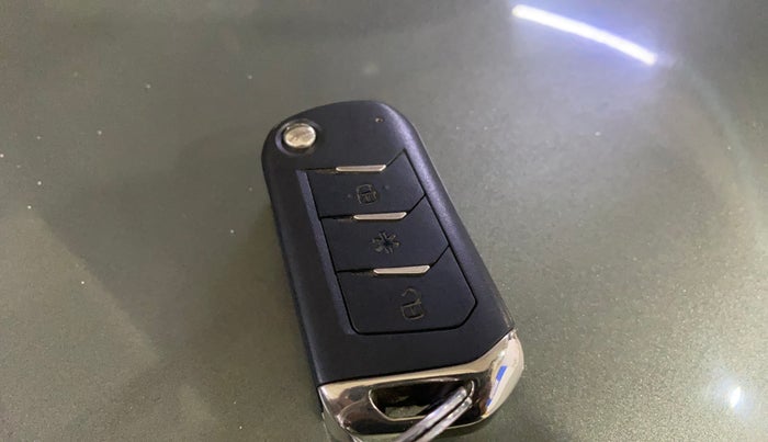 2020 Mahindra Thar LX D 4WD MT CONVERTIBLE, Diesel, Manual, 27,012 km, Key Close Up