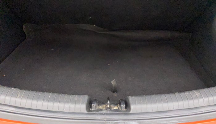 2017 Hyundai Grand i10 MAGNA AT 1.2 KAPPA VTVT, Petrol, Automatic, 37,419 km, Boot Inside