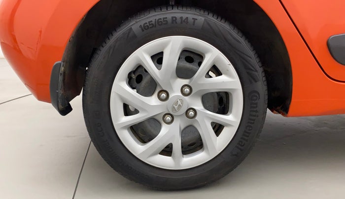 2017 Hyundai Grand i10 MAGNA AT 1.2 KAPPA VTVT, Petrol, Automatic, 37,419 km, Right Rear Wheel