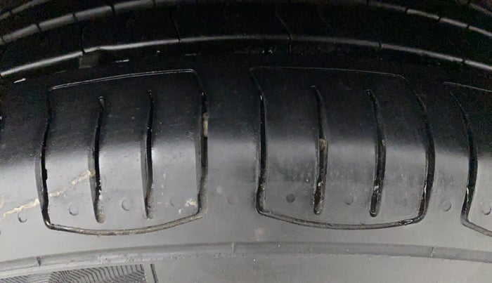 2017 Hyundai Grand i10 MAGNA AT 1.2 KAPPA VTVT, Petrol, Automatic, 37,419 km, Left Rear Tyre Tread