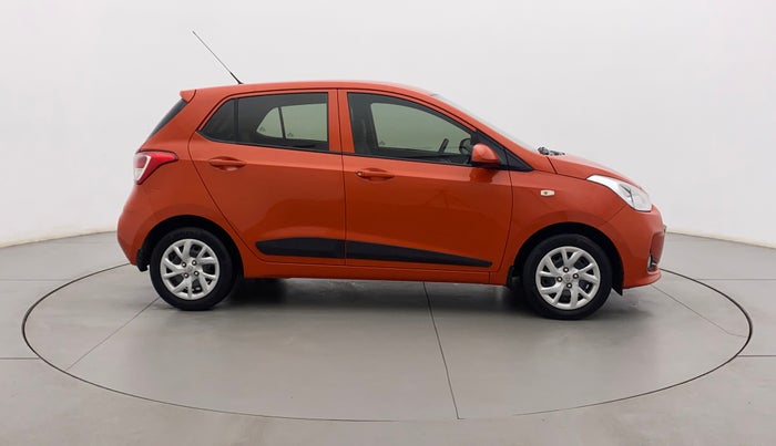 2017 Hyundai Grand i10 MAGNA AT 1.2 KAPPA VTVT, Petrol, Automatic, 37,419 km, Right Side View