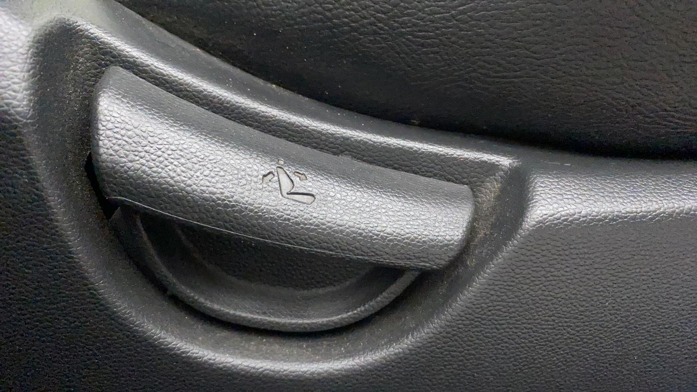 2017 Hyundai Grand i10 MAGNA AT 1.2 KAPPA VTVT, Petrol, Automatic, 37,419 km, Driver Side Adjustment Panel