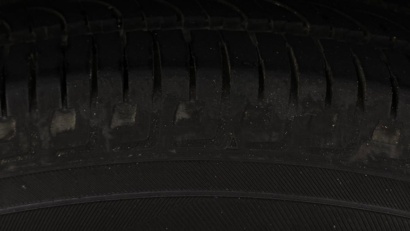 2019 Renault Duster 110 PS RXS 4X2 AMT DIESEL, Diesel, Automatic, 98,584 km, Left Rear Tyre Tread