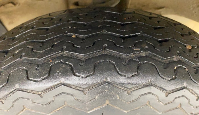 2018 Maruti Omni 5 STR, Petrol, Manual, 20,333 km, Right Front Tyre Tread