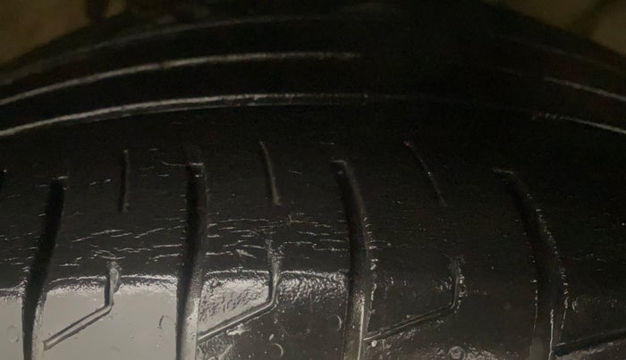 2021 KIA SELTOS HTX IVT 1.5 PETROL, Petrol, Automatic, 41,333 km, Right Front Tyre Tread