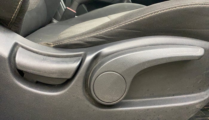 2018 Hyundai Creta SX PLUS 1.6 PETROL, Petrol, Manual, 31,773 km, Driver Side Adjustment Panel