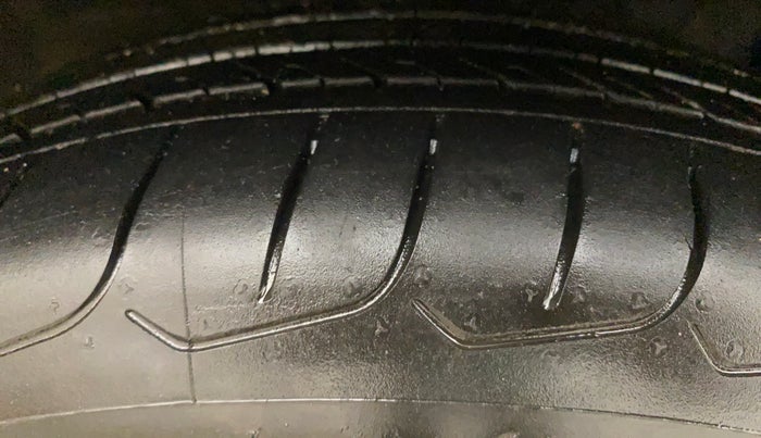 2018 Hyundai Creta SX PLUS 1.6 PETROL, Petrol, Manual, 31,773 km, Right Front Tyre Tread