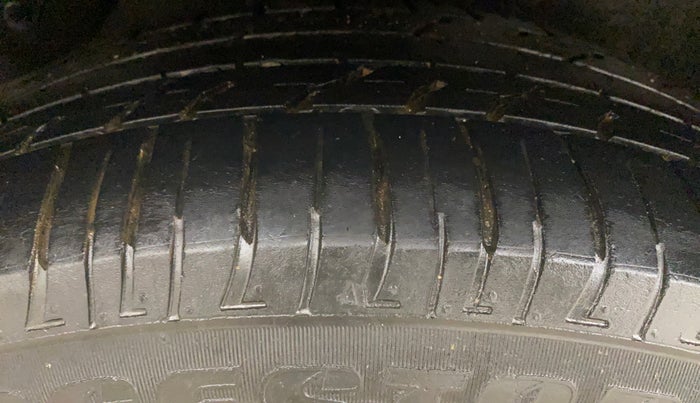 2018 Hyundai Creta SX PLUS 1.6 PETROL, Petrol, Manual, 31,773 km, Right Rear Tyre Tread