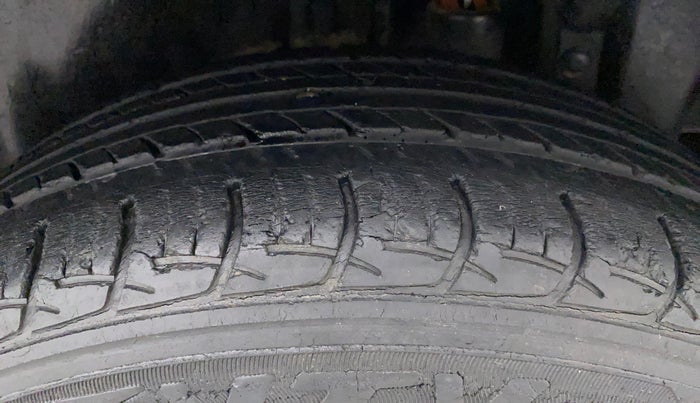 2014 Maruti Swift ZXI, Petrol, Manual, 22,841 km, Left Rear Tyre Tread