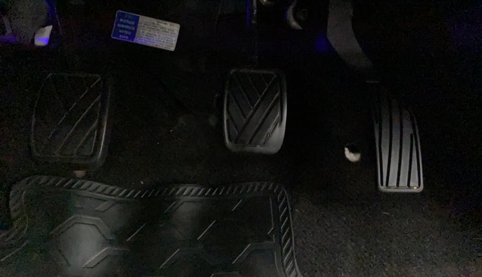 2014 Maruti Swift ZXI, Petrol, Manual, 22,841 km, Pedals