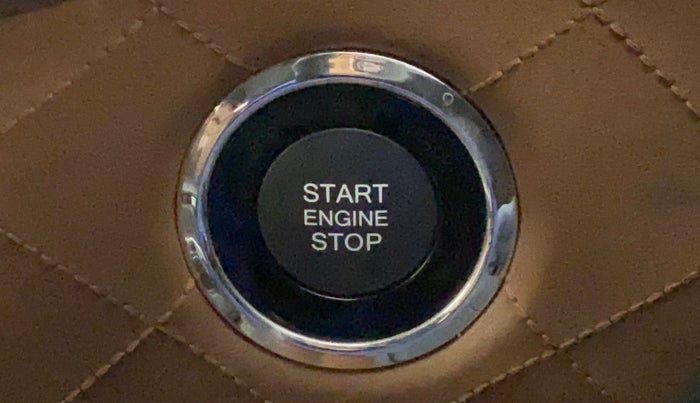 2022 Mahindra ALTURAS G4 4WD AT, Diesel, Automatic, 31,163 km, Keyless Start/ Stop Button