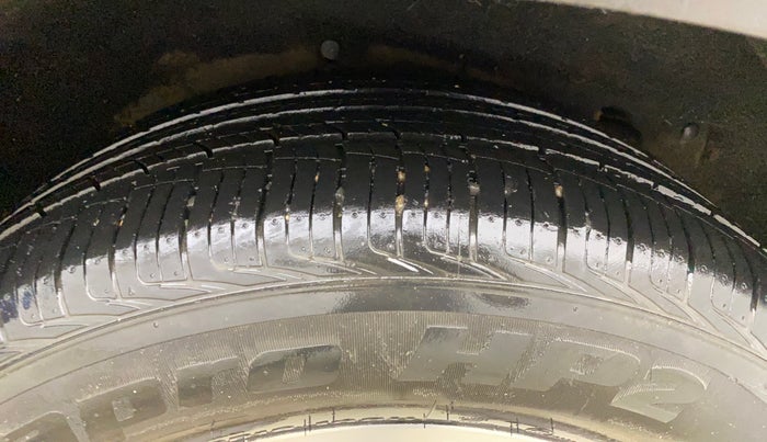 2022 Mahindra ALTURAS G4 4WD AT, Diesel, Automatic, 31,163 km, Left Rear Tyre Tread