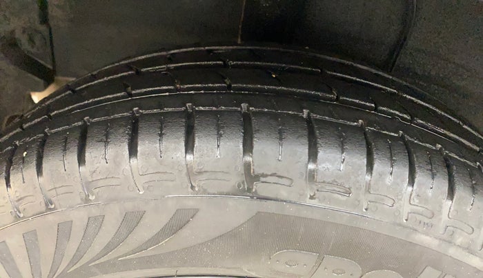 2021 Hyundai GRAND I10 NIOS SPORTZ AMT 1.2 KAPPA VTVT, Petrol, Automatic, 27,111 km, Right Rear Tyre Tread