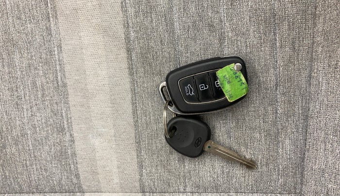 2021 Hyundai GRAND I10 NIOS SPORTZ AMT 1.2 KAPPA VTVT, Petrol, Automatic, 27,111 km, Key Close Up