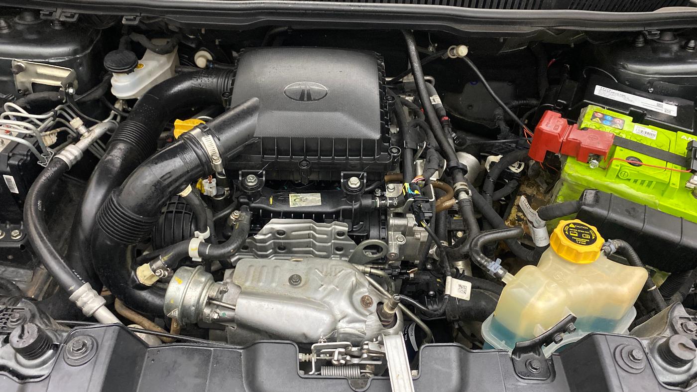 2023 Tata NEXON SMART PLUS 1.2 REVOTRON, Petrol, Manual, 17,193 km, Engine View