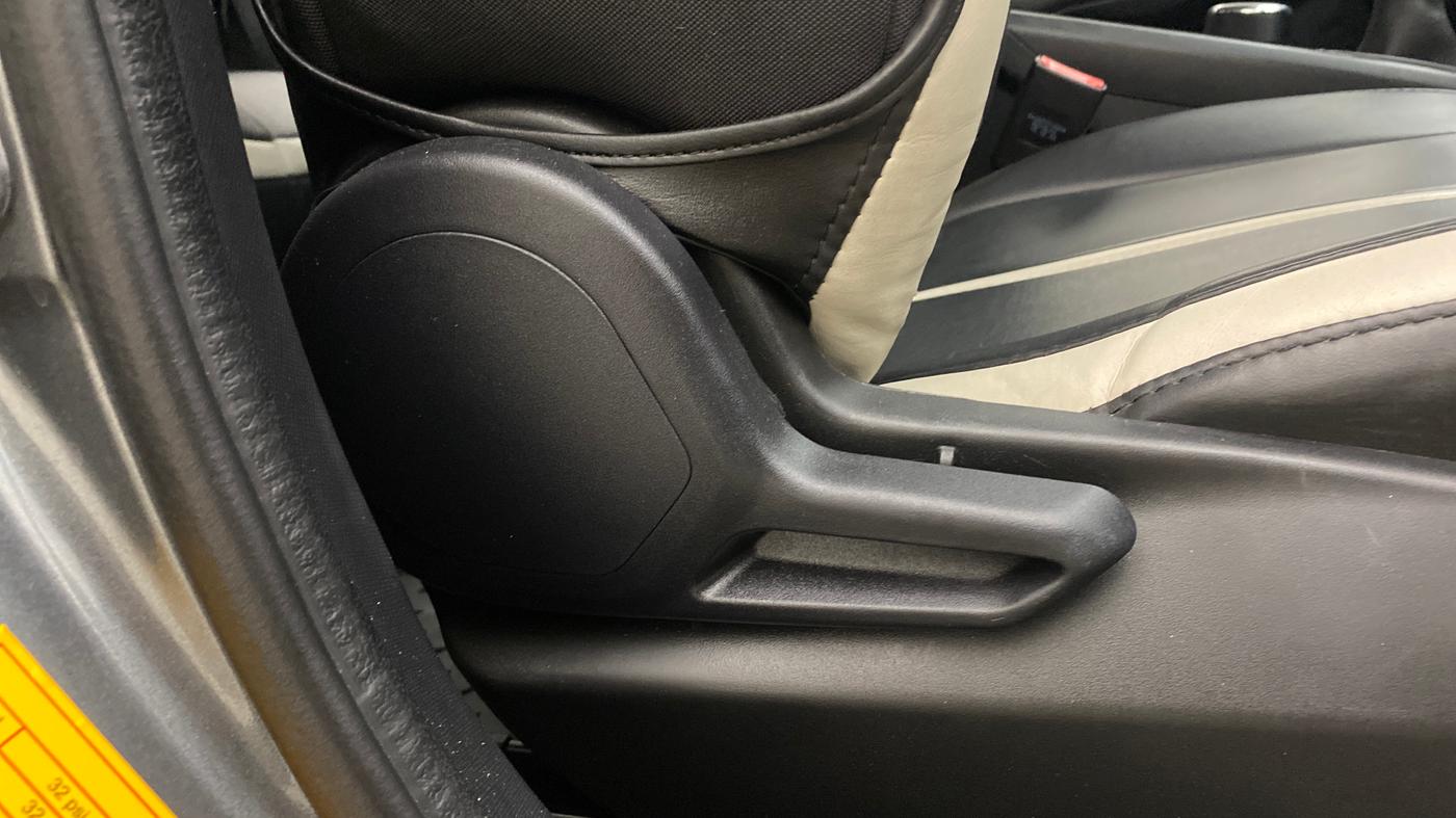 2023 Tata NEXON SMART PLUS 1.2 REVOTRON, Petrol, Manual, 17,193 km, Driver Side Adjustment Panel