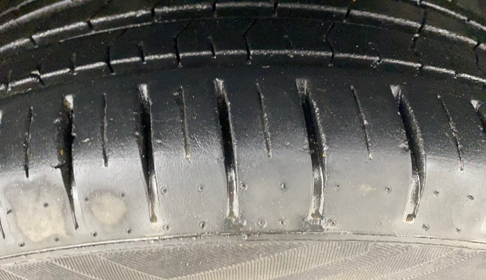 2023 Maruti Baleno ALPHA 1.2 AGS, Petrol, Automatic, 13,382 km, Right Front Tyre Tread